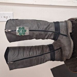 Spring Step Tall Heeled Boots in Gray with Black Trim